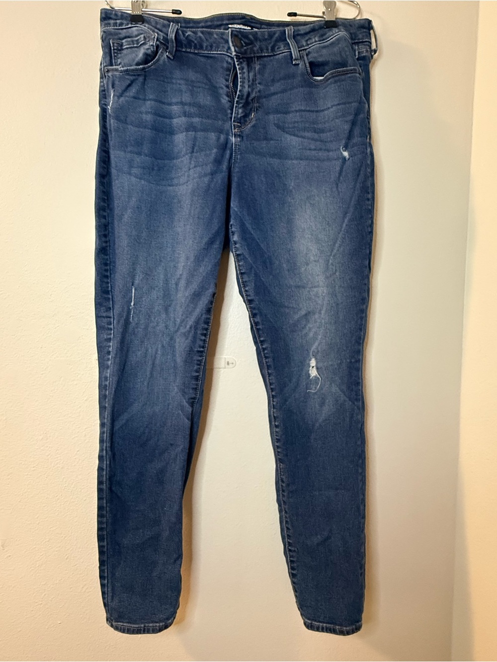Old Navy Mid-Rise Rockstar Super Skinny Distressed Jeans Size 14